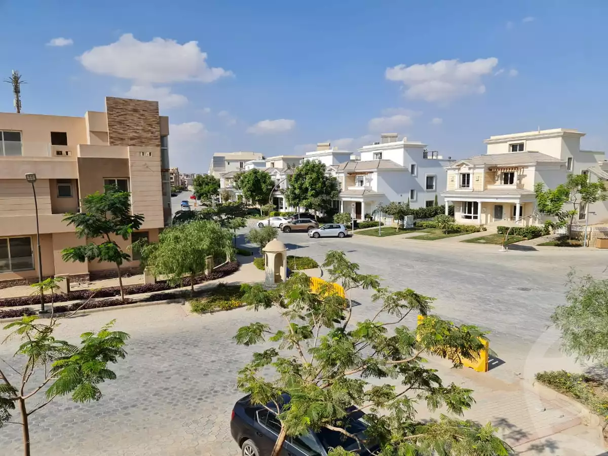 https://aqarmap.com.eg/en/listing/6425198-for-sale-cairo-6th-of-october-compounds-rayos