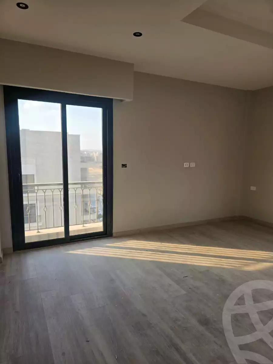 https://aqarmap.com.eg/ar/listing/6428681-for-rent-cairo-el-sheikh-zayed-city-compounds-kmbwnd-fyldj-wyst-dr-llttwyr