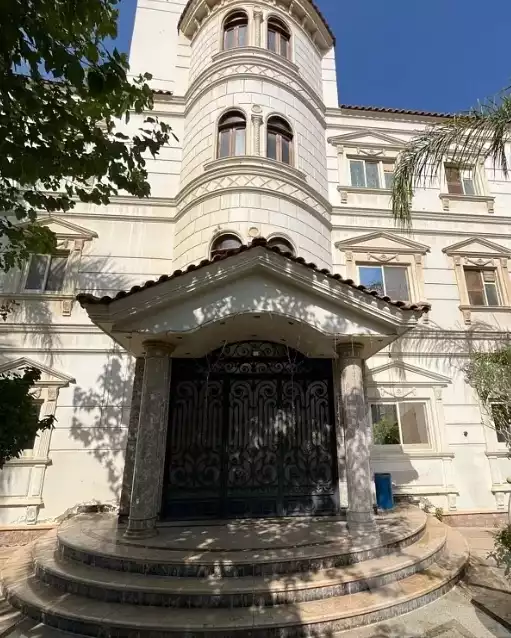 https://aqarmap.com.eg/en/listing/6432854-for-sale-cairo-al-oubour-jm-y-rby