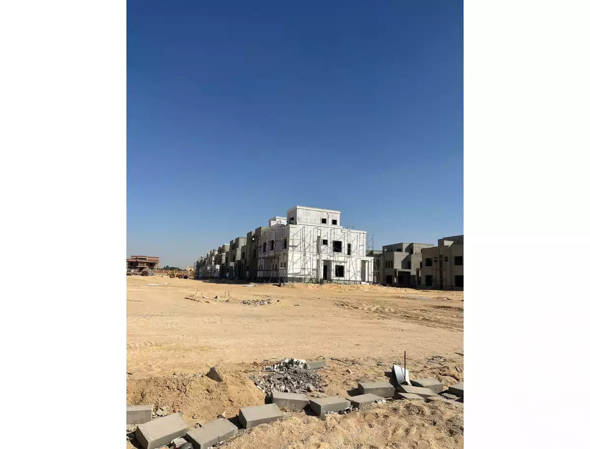 https://aqarmap.com.eg/en/listing/6446013-for-sale-cairo-el-sheikh-zayed-city-lshykh-zyd-ljdyd-naia-west