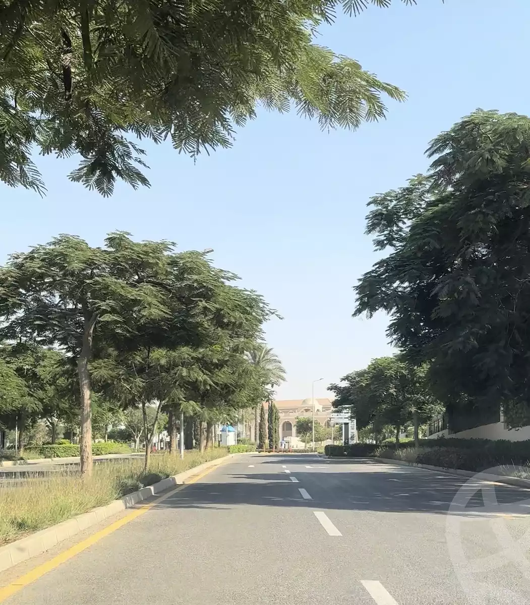 https://aqarmap.com.eg/en/listing/6251410-for-sale-cairo-new-cairo-compounds-hyde-park-greens-hyde-park-compound