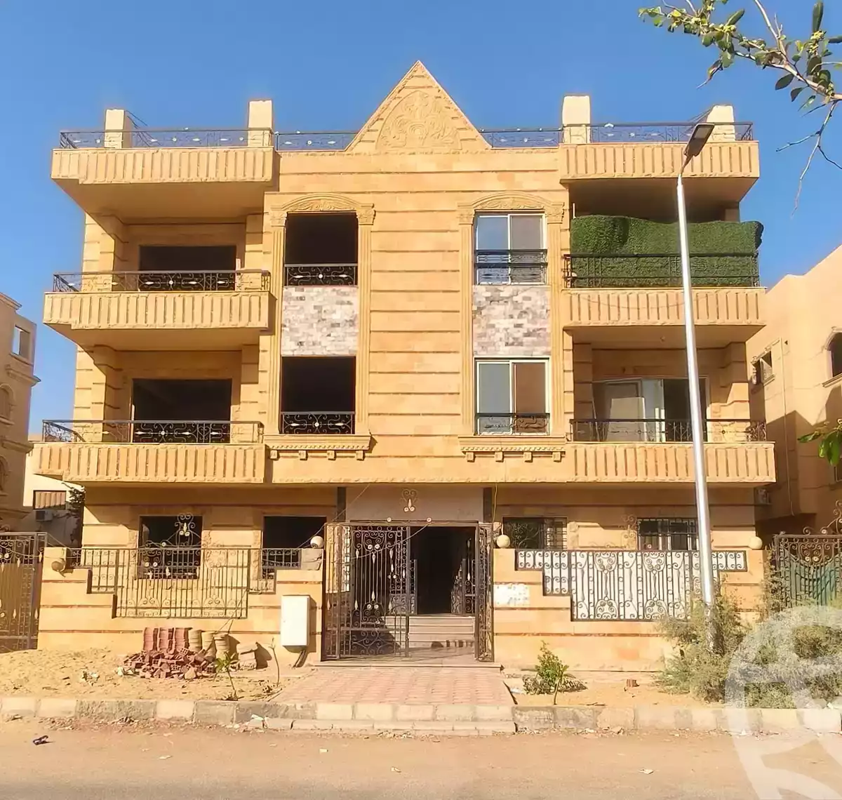 https://aqarmap.com.eg/en/listing/6454901-for-sale-cairo-new-cairo-first-settlement-neighborhood-12-13-farid-el-atrash-st