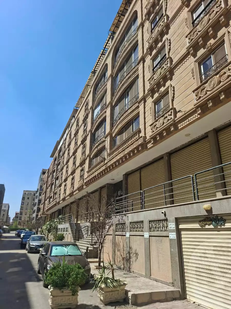 https://aqarmap.com.eg/en/listing/6456211-for-sale-cairo-mokattam-el-hadabah-el-wosta-compounds-safa-compound