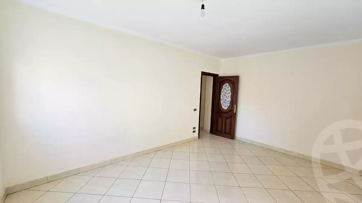 https://aqarmap.com.eg/en/listing/6480684-for-sale-cairo-el-sheikh-zayed-city-el-hay-elsabeaa-lhy-lsb