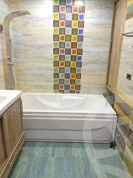 https://aqarmap.com.eg/ar/listing/6487617-for-sale-cairo-helwan-hadayek-helwan-nile-corniche-st