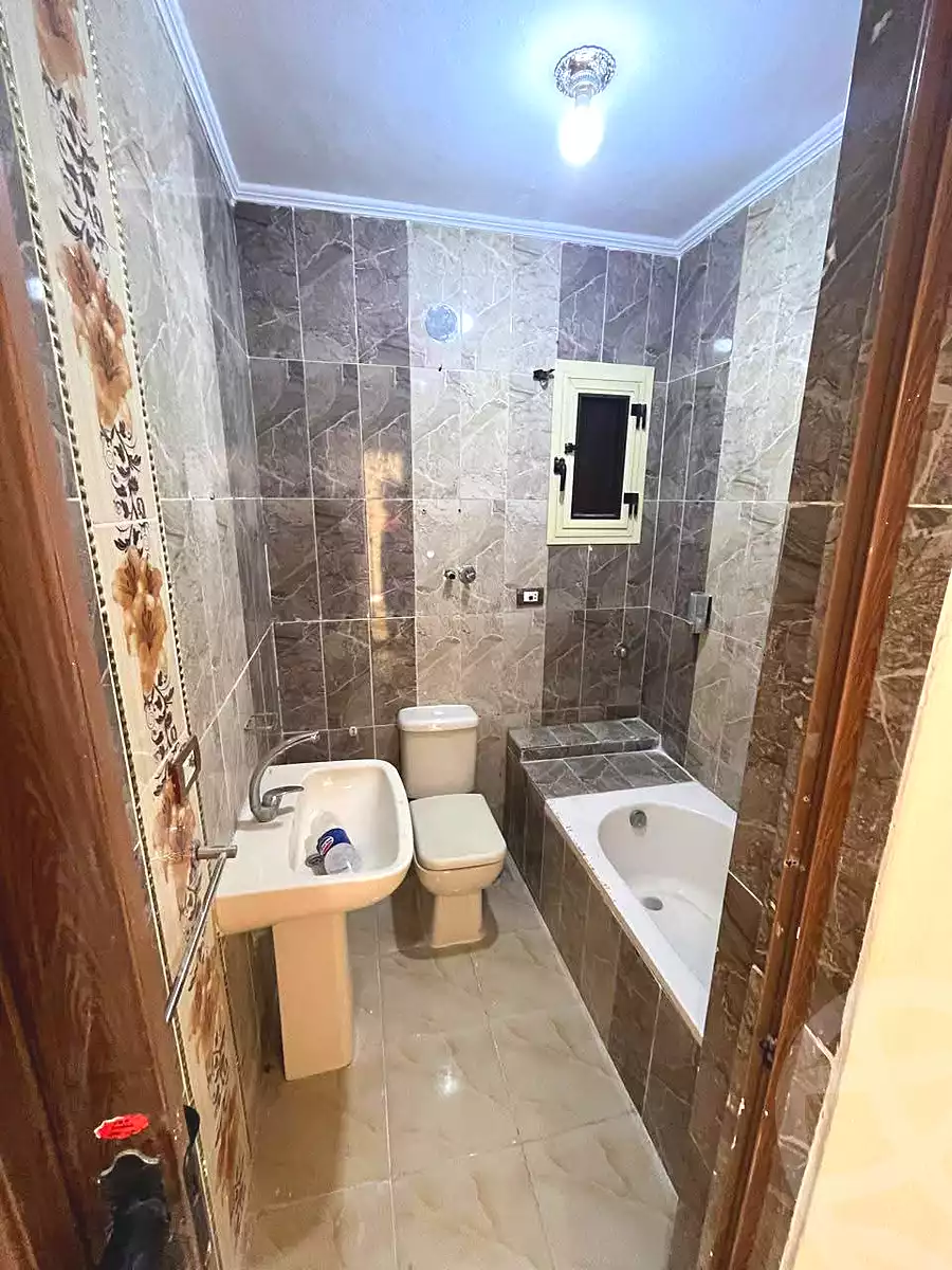 https://aqarmap.com.eg/en/listing/6488501-for-sale-alexandria-bahray-el-anfoshy-sidi-kazman-st