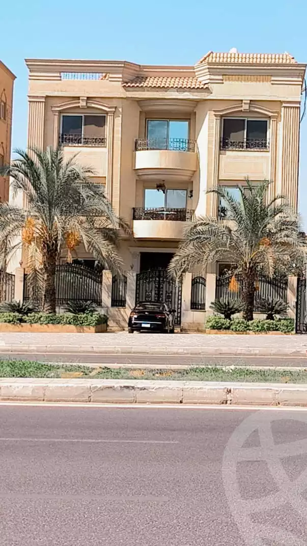 https://aqarmap.com.eg/en/listing/6497241-for-sale-cairo-el-sheikh-zayed-city-hay-el-yassmin
