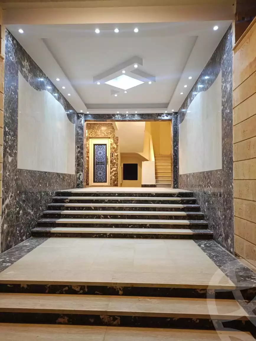 https://aqarmap.com.eg/ar/listing/6500940-for-sale-cairo-el-sheikh-zayed-city-el-hay-elthamen-area-3
