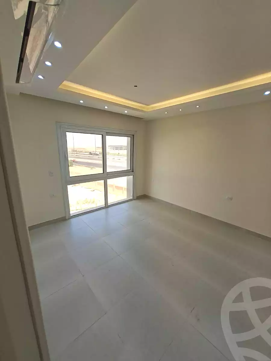 https://aqarmap.com.eg/en/listing/6502642-for-rent-cairo-new-cairo-compounds-hyde-park-centre-ville-hyde-park