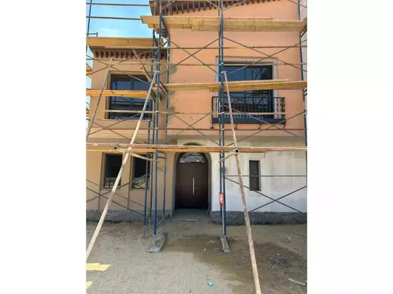 https://aqarmap.com.eg/en/listing/6506323-for-sale-cairo-el-sheikh-zayed-city-compounds-kmbwnd-fyldj-wyst-dr-llttwyr