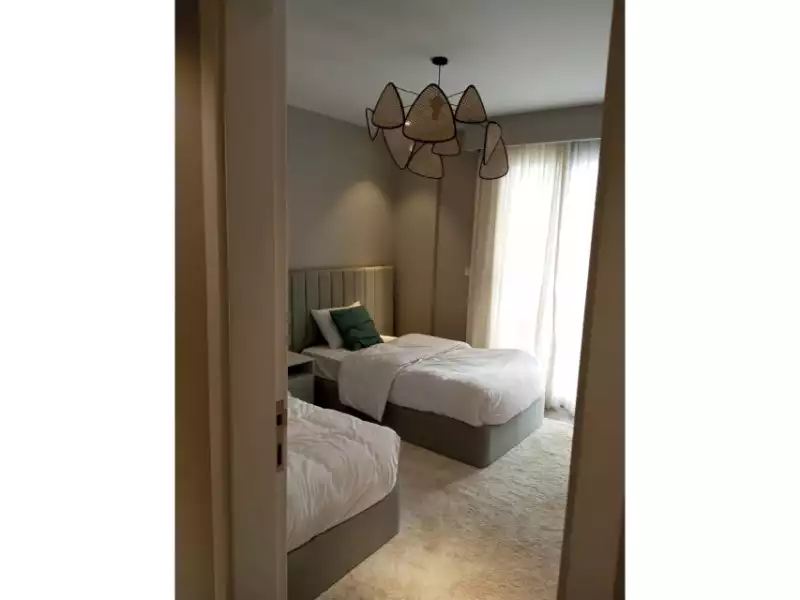 https://aqarmap.com.eg/ar/listing/6517832-for-sale-cairo-el-sheikh-zayed-city-compounds-kmbwnd-fyldj-wyst-dr-llttwyr