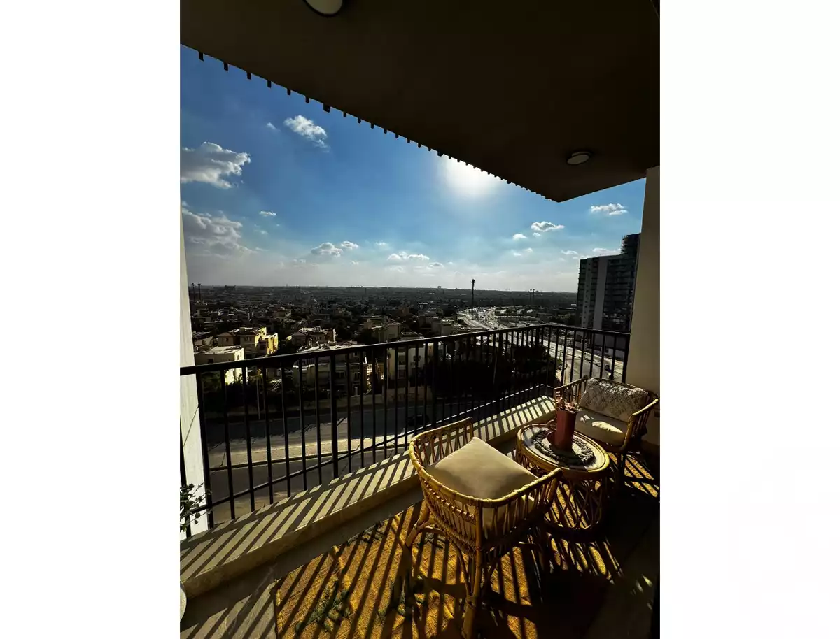 https://aqarmap.com.eg/en/listing/6521610-for-sale-cairo-el-sheikh-zayed-city-compounds-zyd-wr-llttwyr-z-tower