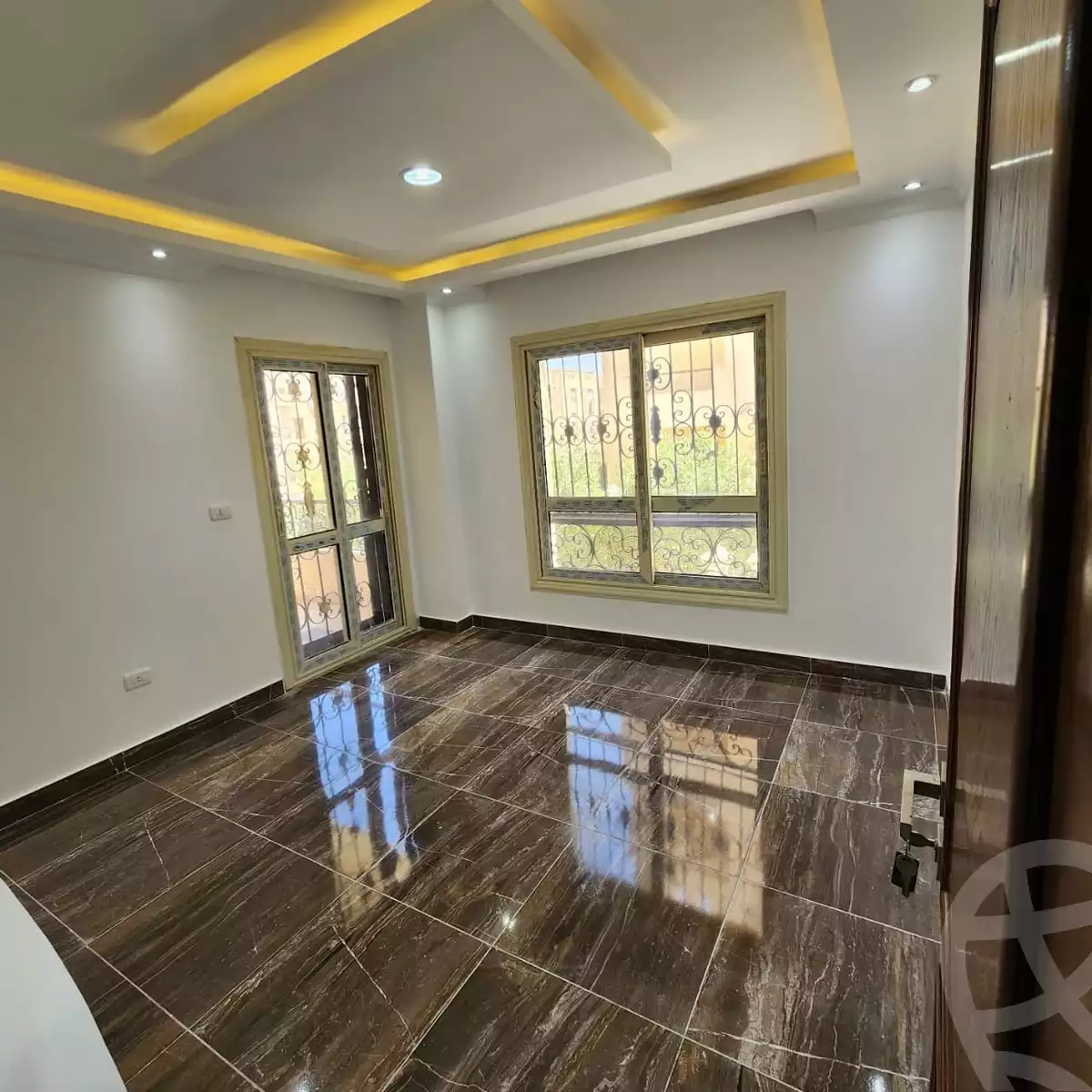 https://aqarmap.com.eg/en/listing/6522721-for-sale-cairo-el-sheikh-zayed-city-compounds-el-khamayel