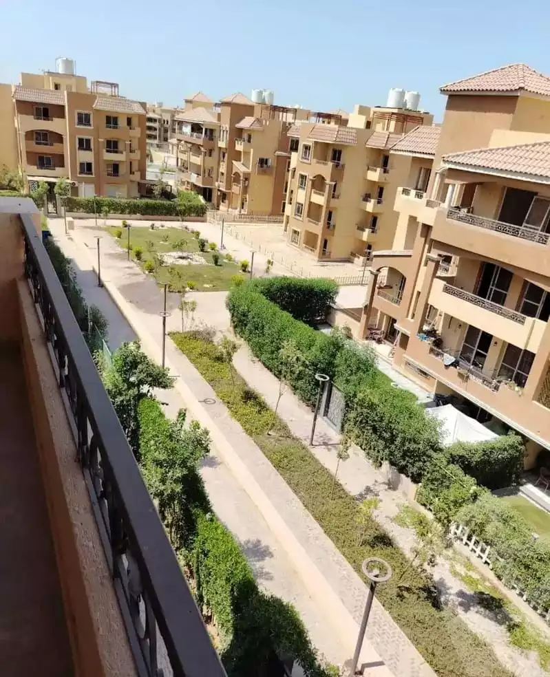 https://aqarmap.com.eg/en/listing/6526345-for-sale-cairo-el-sheikh-zayed-city-compounds-el-khamayel