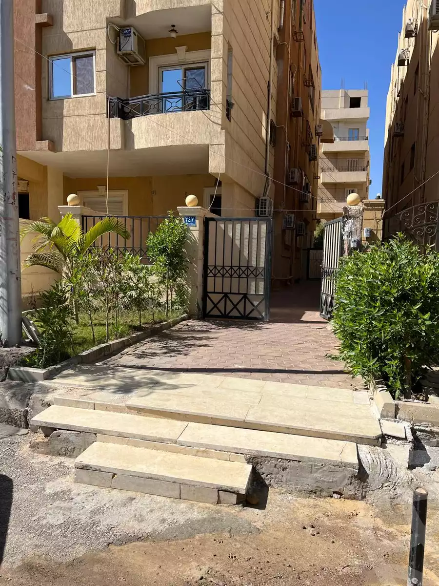 https://aqarmap.com.eg/en/listing/6526933-for-sale-cairo-el-shorouk-lmntq-lthmn-neighbourhood-3