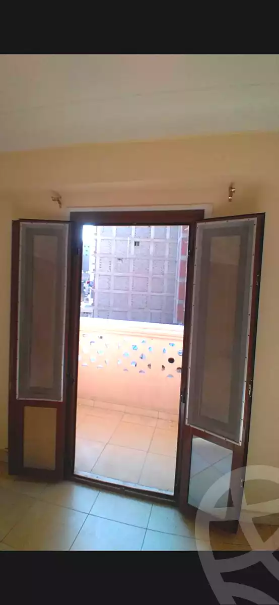 https://aqarmap.com.eg/ar/listing/6531167-for-sale-alexandria-sydy-bshr-sydy-bshr-bhry-shr-mhmwd-l-yswy