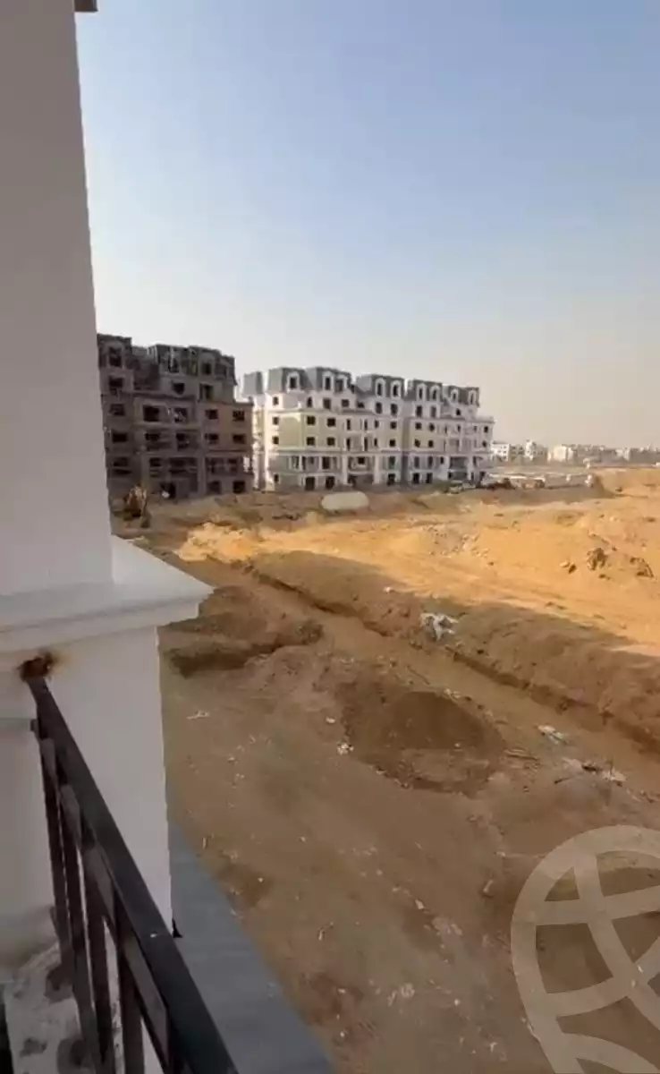 https://aqarmap.com.eg/en/listing/6533868-for-sale-cairo-new-cairo-compounds-mountain-view1-1-compound