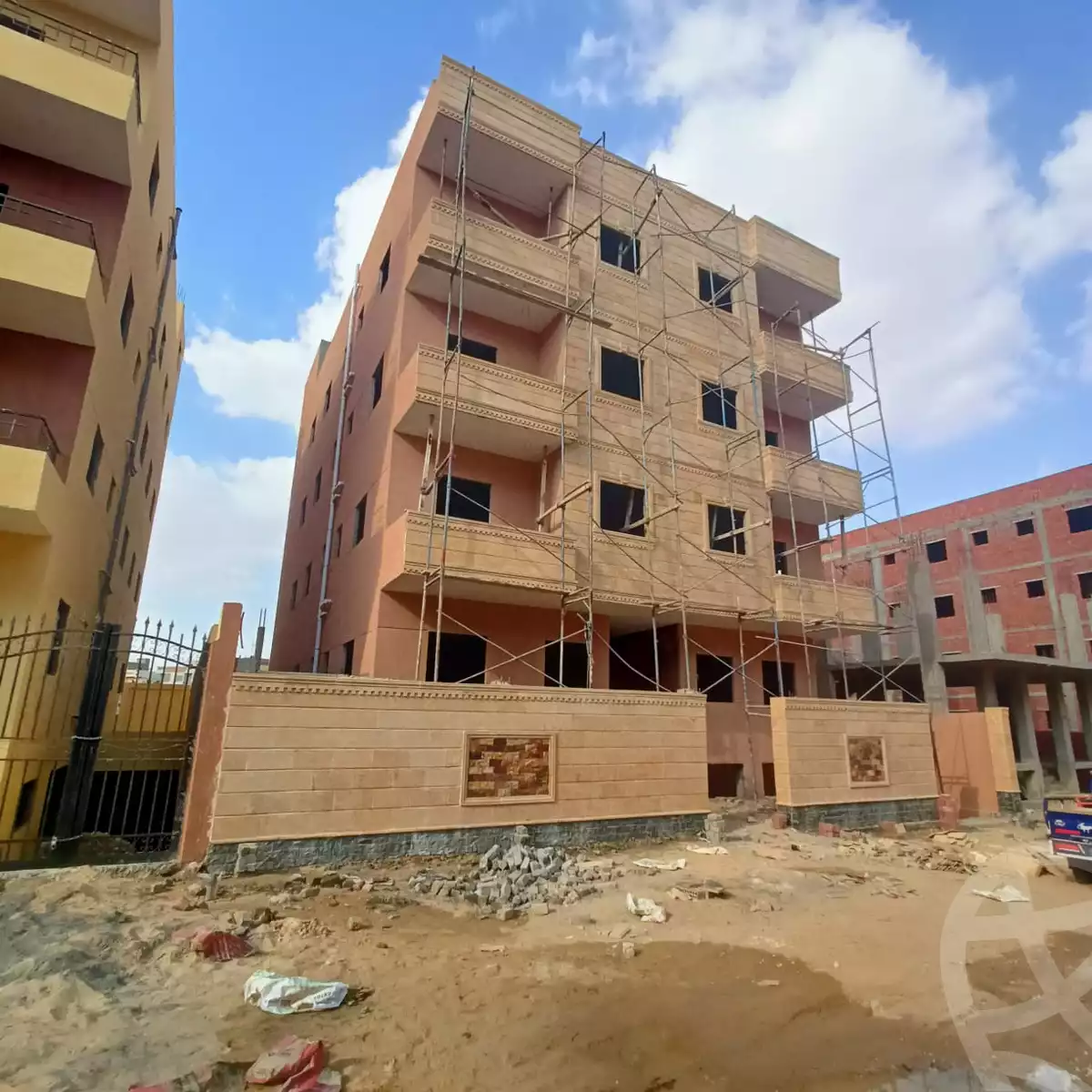 https://aqarmap.com.eg/ar/listing/6525214-for-sale-cairo-badr-city-hai-el-ashgar-featured-neighborhood-bait-el-watan