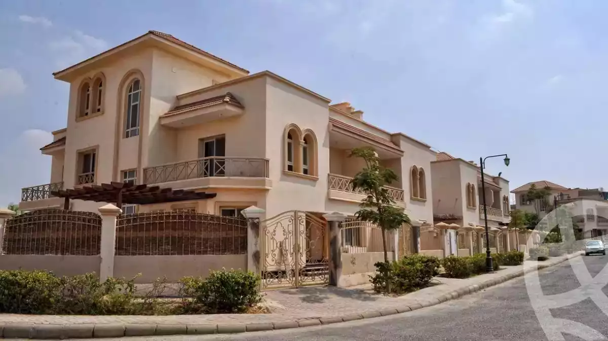 https://aqarmap.com.eg/en/listing/6535385-for-sale-cairo-el-sheikh-zayed-city-compounds-greens