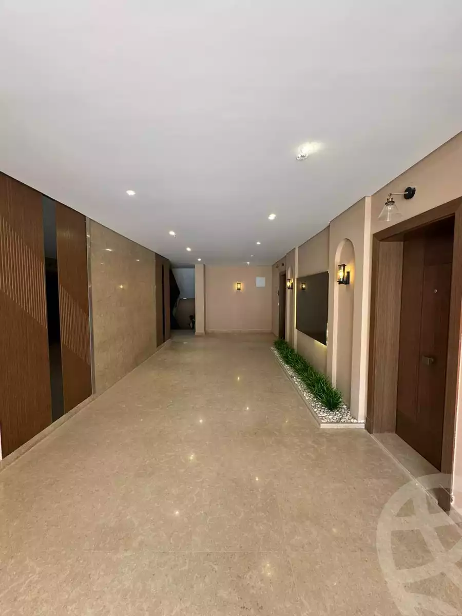 https://aqarmap.com.eg/ar/listing/6535396-for-sale-cairo-el-sheikh-zayed-city-compounds-kmbwnd-fyldj-wyst-dr-llttwyr
