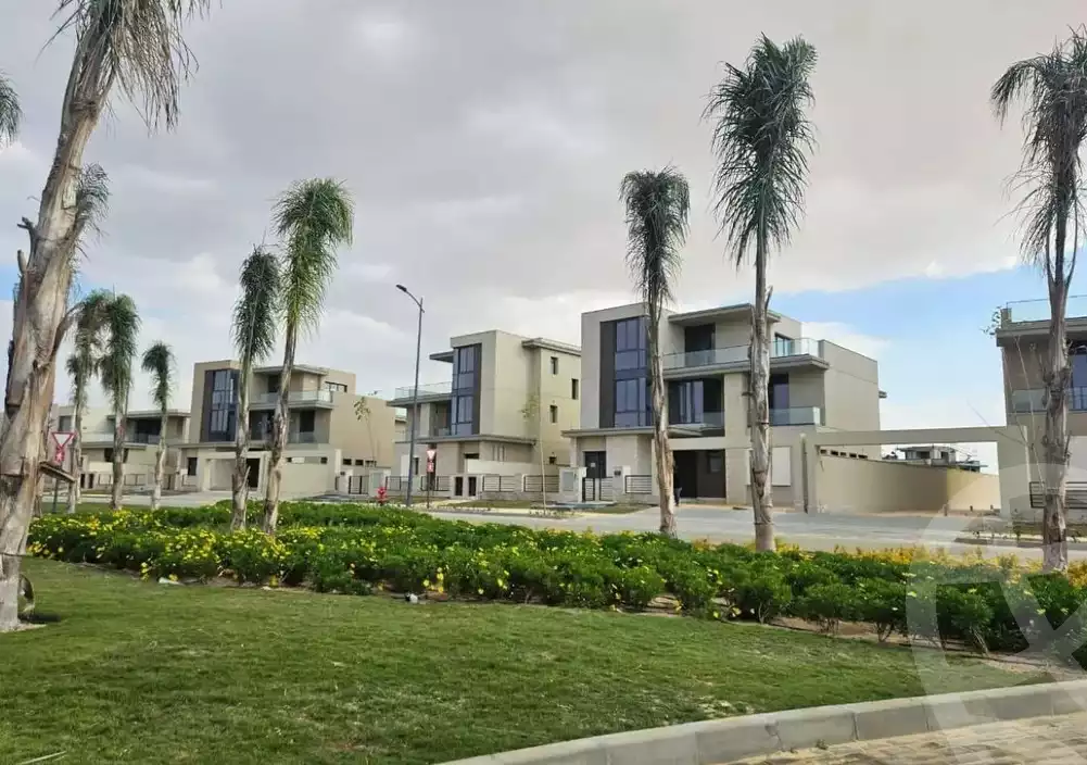 https://aqarmap.com.eg/en/listing/6536963-for-sale-cairo-el-sheikh-zayed-city-compounds-beverly-hills