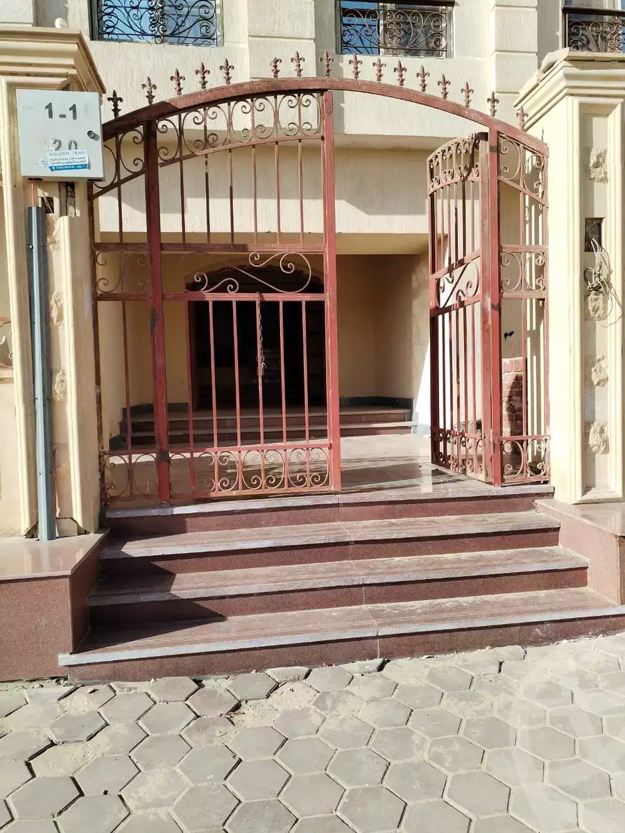 https://aqarmap.com.eg/en/listing/6537493-for-sale-cairo-el-shorouk-compounds-joudya-mall