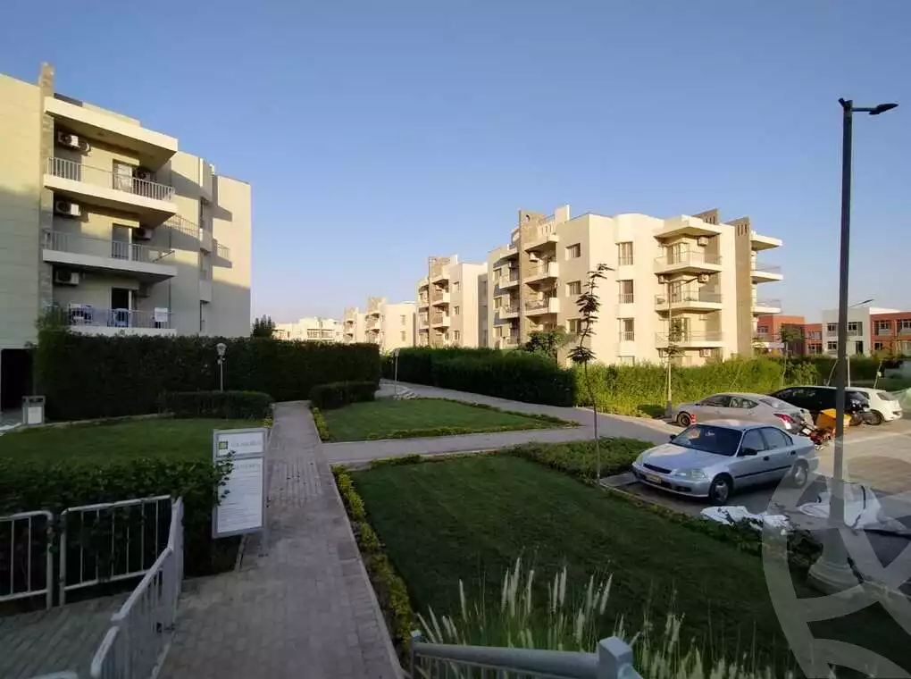 https://aqarmap.com.eg/ar/listing/6542591-for-sale-cairo-el-sheikh-zayed-city-compounds-dh-drys