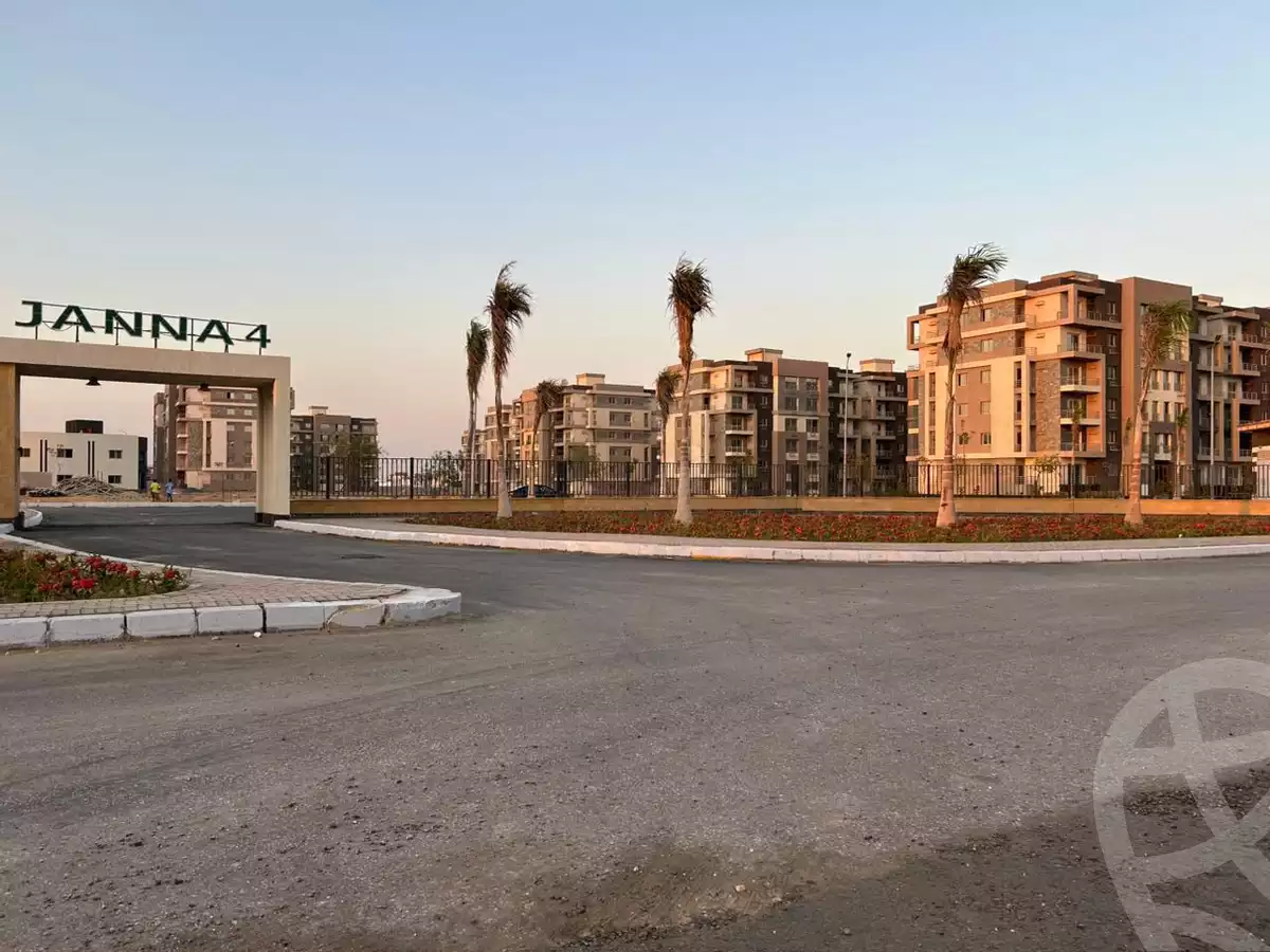 https://aqarmap.com.eg/ar/listing/6543501-for-sale-cairo-el-sheikh-zayed-city-green-revolution