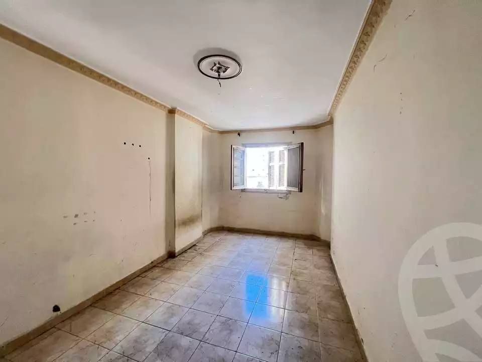 https://aqarmap.com.eg/ar/listing/6550635-for-sale-alexandria-moharram-bey-tryq-qn-lswys