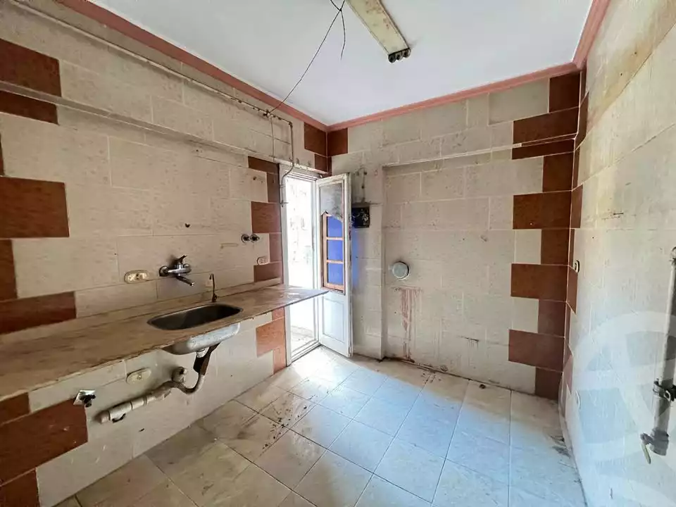 https://aqarmap.com.eg/ar/listing/6550635-for-sale-alexandria-moharram-bey-tryq-qn-lswys