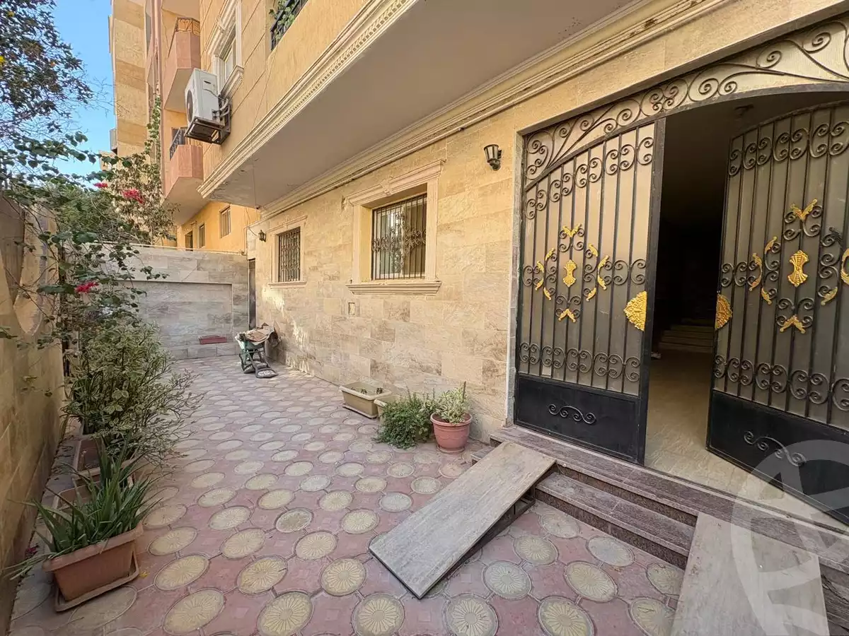 https://aqarmap.com.eg/en/listing/6551016-for-sale-cairo-6th-of-october-el-ahyaa-neighborhood-4th-street-2