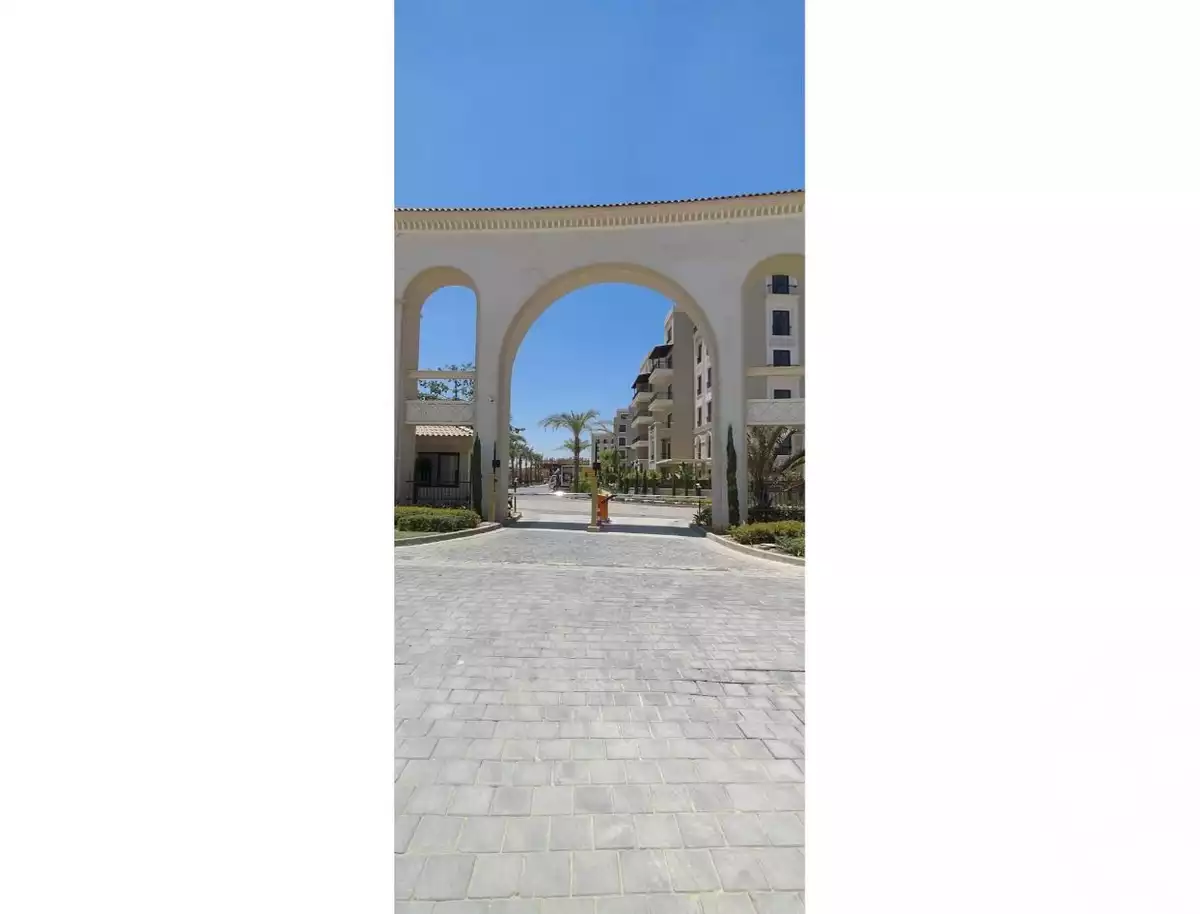 https://aqarmap.com.eg/ar/listing/6553469-for-sale-cairo-el-sheikh-zayed-city-compounds-kmbwnd-fyldj-wyst-dr-llttwyr