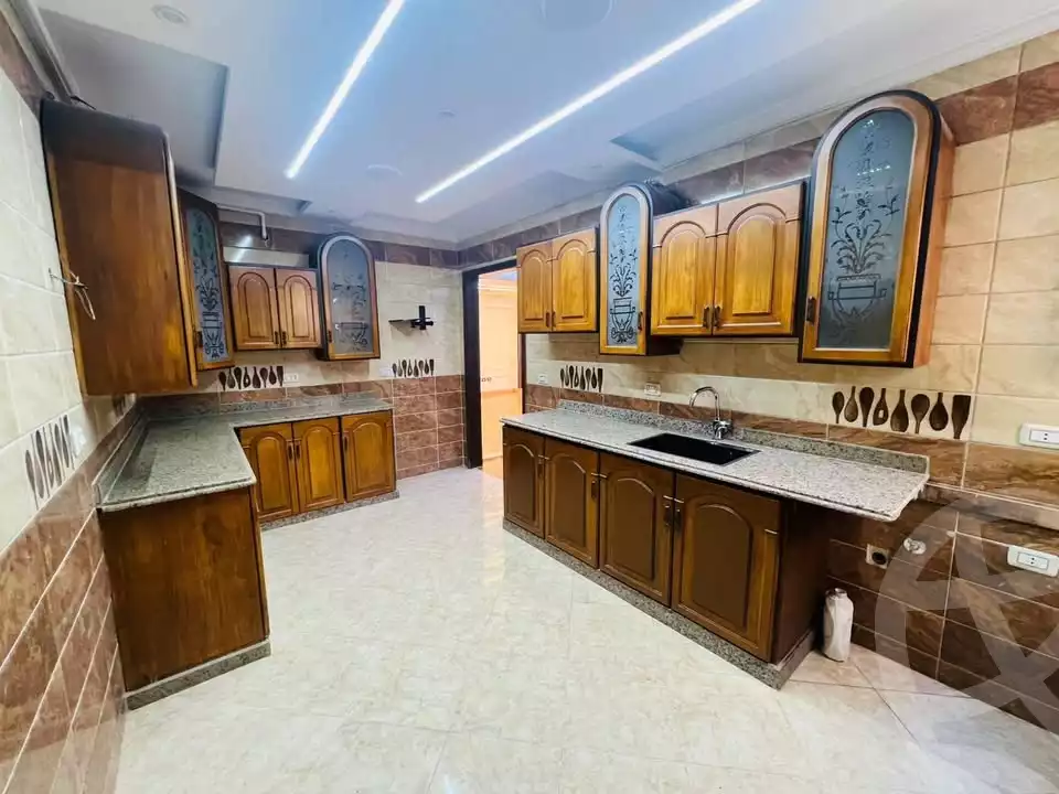 https://aqarmap.com.eg/en/listing/6554636-for-sale-alexandria-glim-mostafa-maher-st