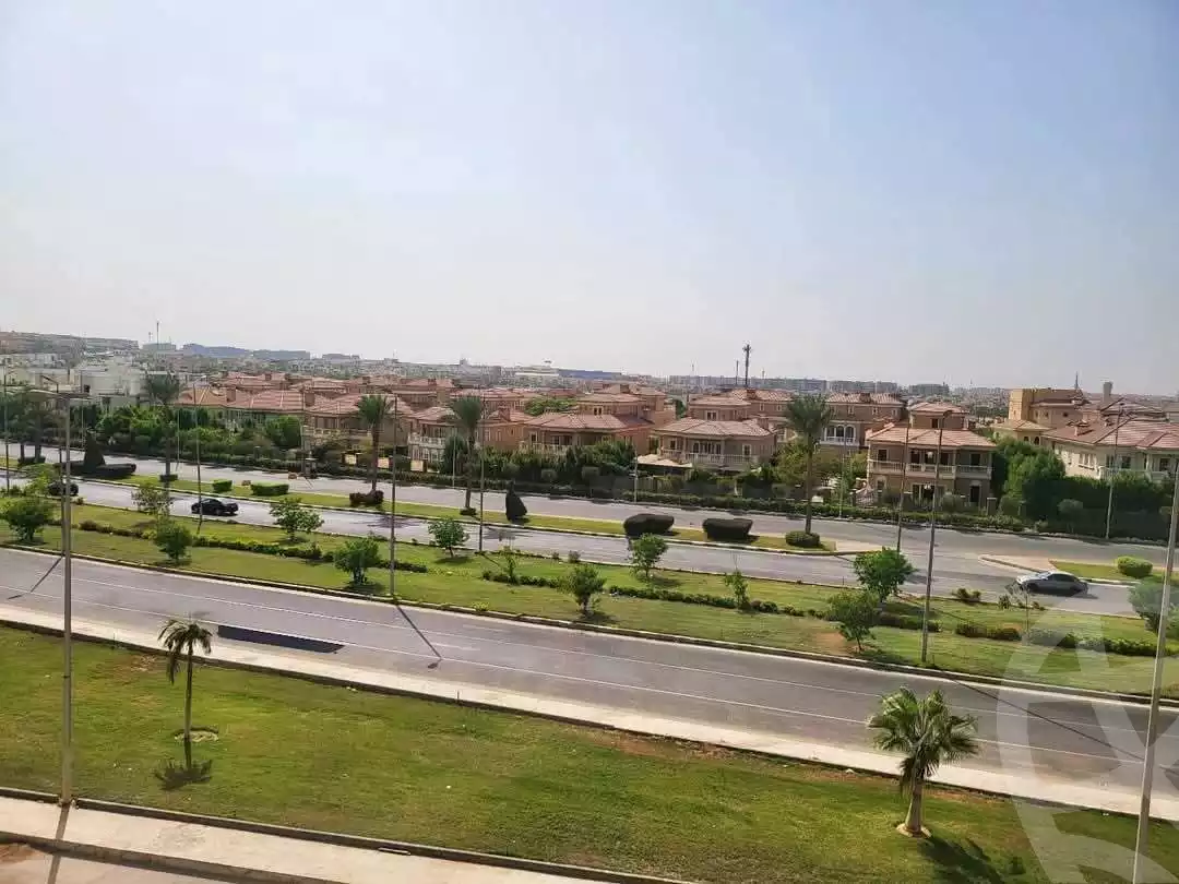 https://aqarmap.com.eg/ar/listing/6567181-for-sale-cairo-new-cairo-ganob-el-akadamiya-south-academy-b-taha-hussein-st