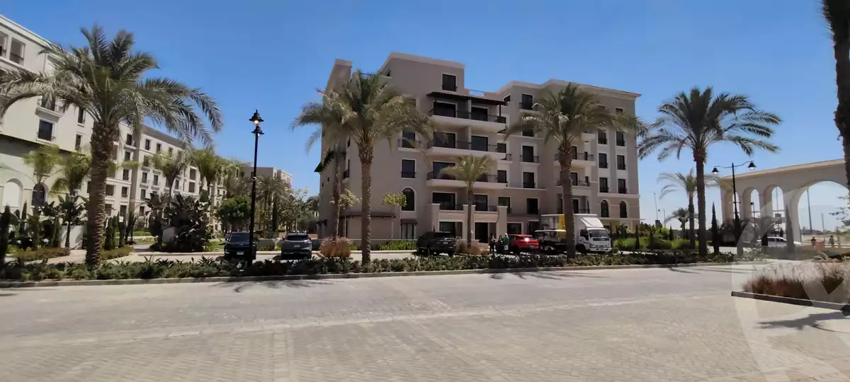 https://aqarmap.com.eg/en/listing/6570906-for-sale-cairo-el-sheikh-zayed-city-compounds-kmbwnd-fyldj-wyst-dr-llttwyr