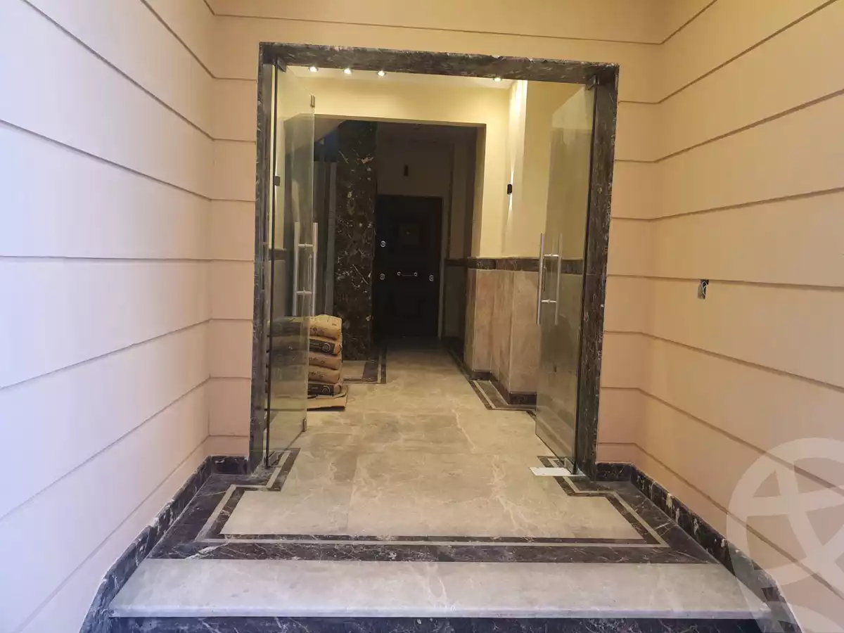 https://aqarmap.com.eg/ar/listing/6573314-for-rent-cairo-new-cairo-ganob-el-akadamiya-south-academy-a-zaid-ebn-haretha-st