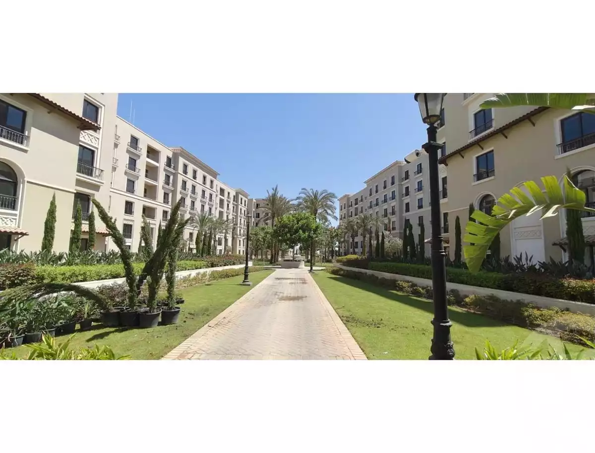 https://aqarmap.com.eg/en/listing/6583172-for-sale-cairo-el-sheikh-zayed-city-compounds-kmbwnd-fyldj-wyst-dr-llttwyr