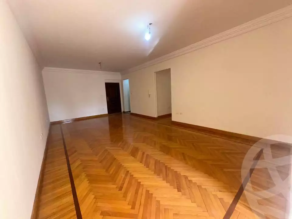 https://aqarmap.com.eg/ar/listing/6584560-for-sale-alexandria-kafr-abdo-sant-giyn-st