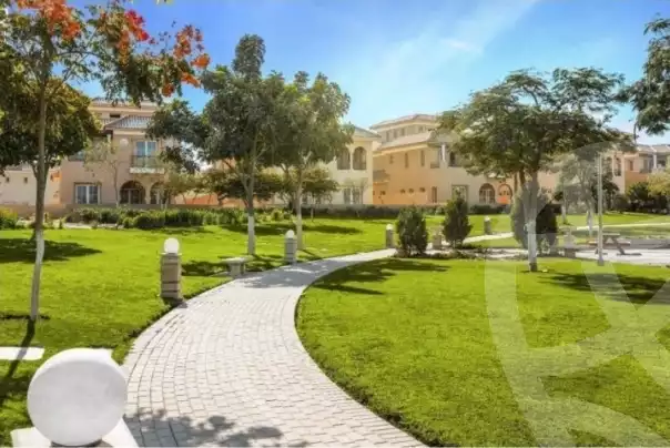 https://aqarmap.com.eg/en/listing/6584557-for-sale-cairo-new-cairo-compounds-hyde-park-cluster-1-hyde-park
