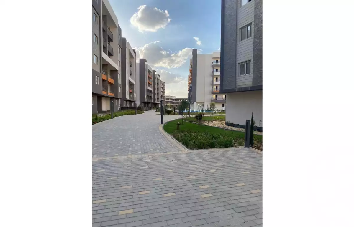 https://aqarmap.com.eg/ar/listing/6588497-for-sale-cairo-6th-of-october-hadaeq-october-kmbwnd-fy-hdyq-ktwbr-rock-eden-compound