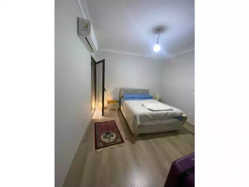 https://aqarmap.com.eg/ar/listing/6589441-for-rent-cairo-new-cairo-compounds-fifth-square