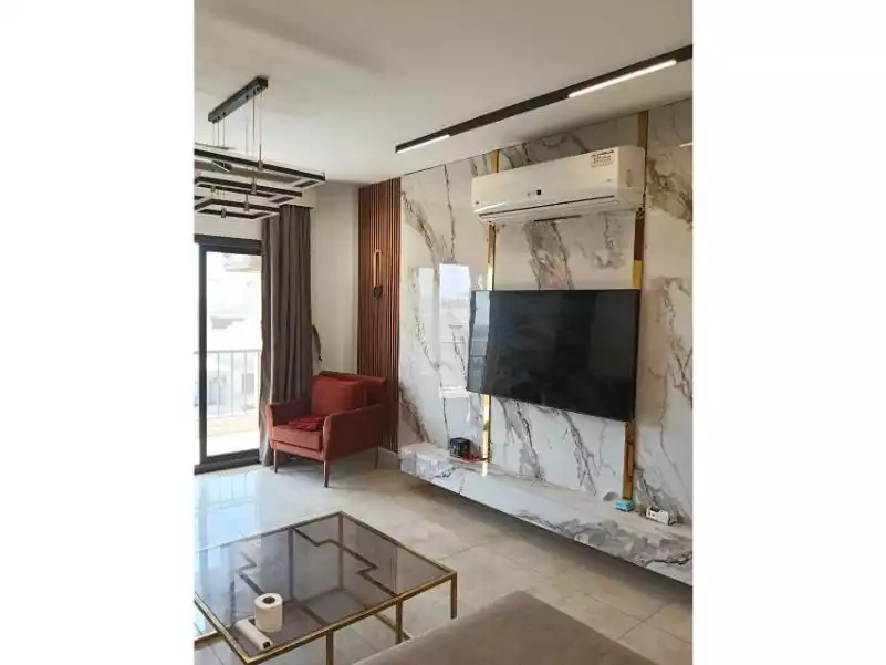 https://aqarmap.com.eg/ar/listing/6589451-for-rent-cairo-new-cairo-compounds-fifth-square
