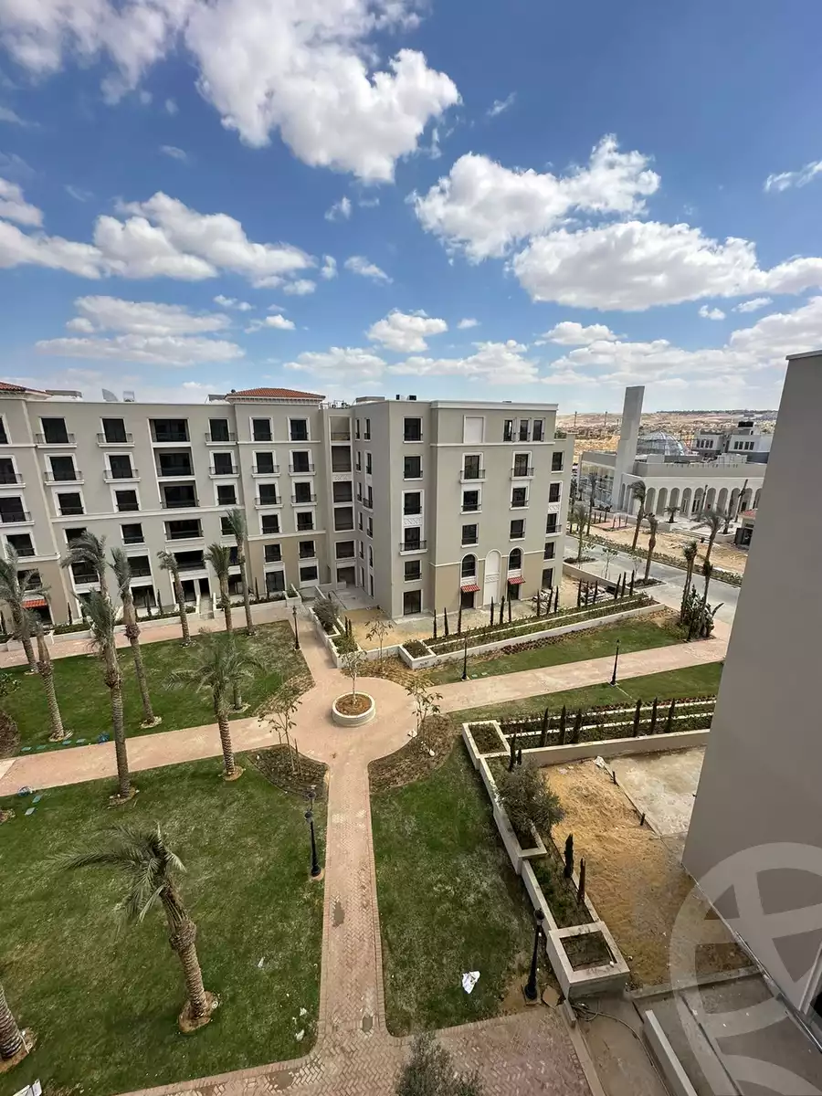 https://aqarmap.com.eg/ar/listing/6590660-for-sale-cairo-el-sheikh-zayed-city-compounds-kmbwnd-fyldj-wyst-dr-llttwyr