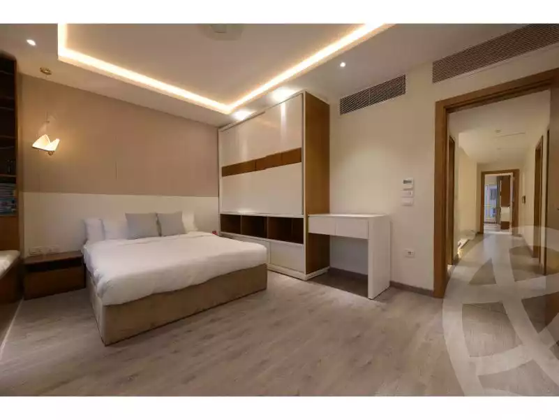 https://aqarmap.com.eg/ar/listing/6590754-for-rent-cairo-new-cairo-compounds-hyde-park-centre-ville-hyde-park