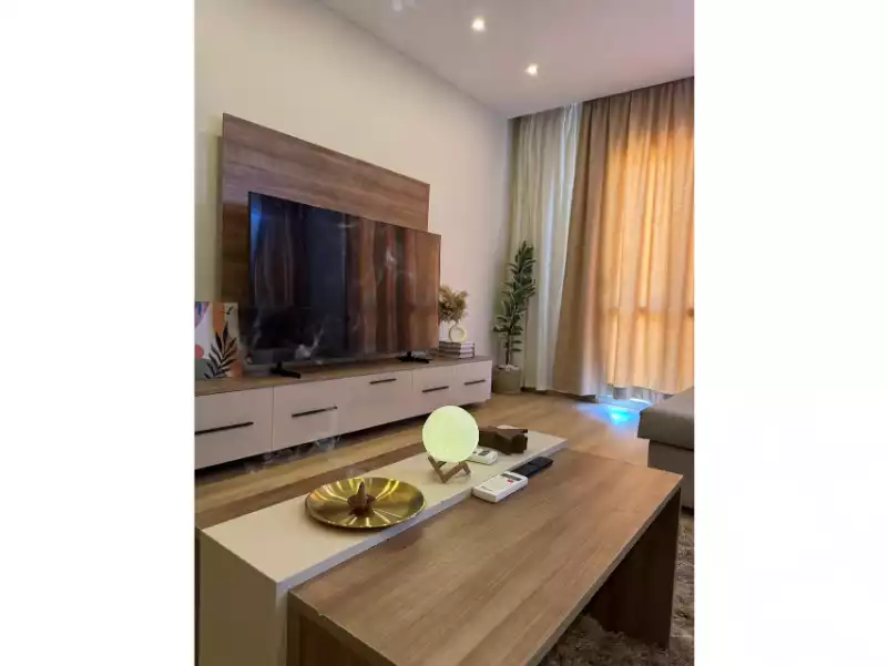 https://aqarmap.com.eg/ar/listing/6595481-for-rent-cairo-new-cairo-lrhb-city-phase-5-talaat-mostafa-st