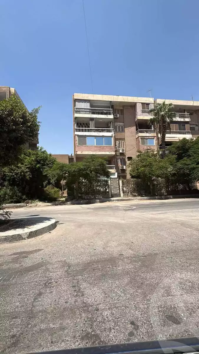 https://aqarmap.com.eg/en/listing/6597340-for-sale-cairo-6th-of-october-el-hay-el-motamyz-el-motamayez-neighborhood-mohammed-farid-st