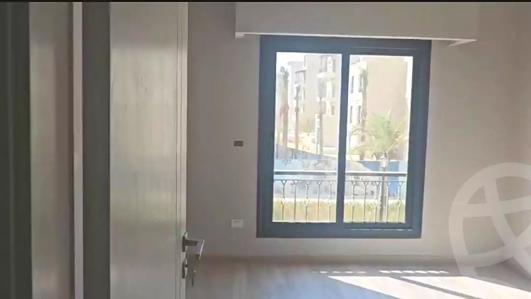 https://aqarmap.com.eg/ar/listing/6606504-for-sale-cairo-el-sheikh-zayed-city-compounds-kmbwnd-fyldj-wyst-dr-llttwyr