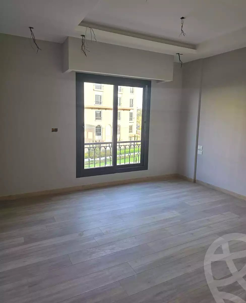 https://aqarmap.com.eg/en/listing/6608221-for-sale-cairo-el-sheikh-zayed-city-compounds-kmbwnd-fyldj-wyst-dr-llttwyr