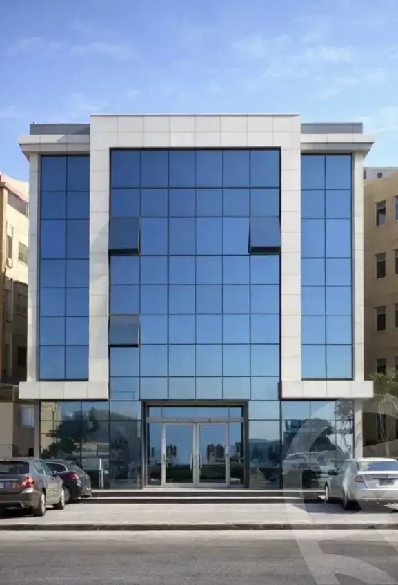 https://aqarmap.com.eg/en/listing/6608860-for-sale-cairo-new-cairo-90th-street-90th-between-mountain-view-roundabout-and-auc