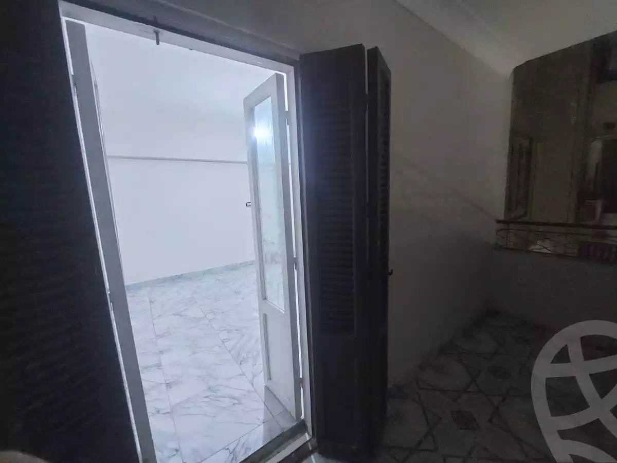 https://aqarmap.com.eg/ar/listing/6611331-for-rent-cairo-helwan-mnshy-yn-hlwn-rael-st